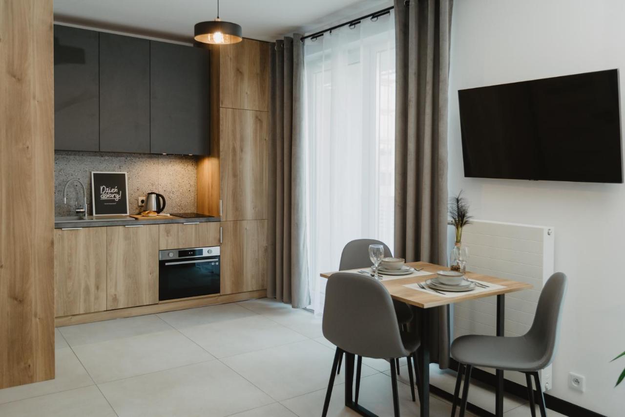 Apartment Charlie, F211 *